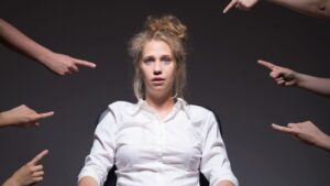 mobbing, come riconoscerlo, psicologia, psicologa Milano, business coaching